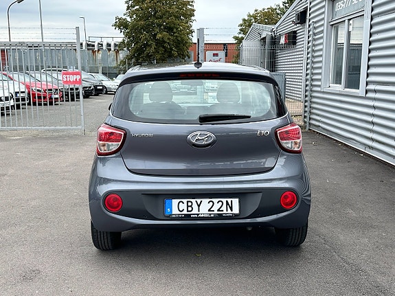 Hyundai i10 4 of 26