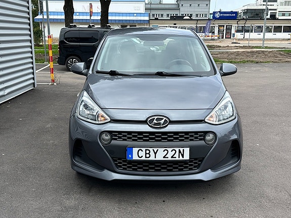 Hyundai i10 7 of 26