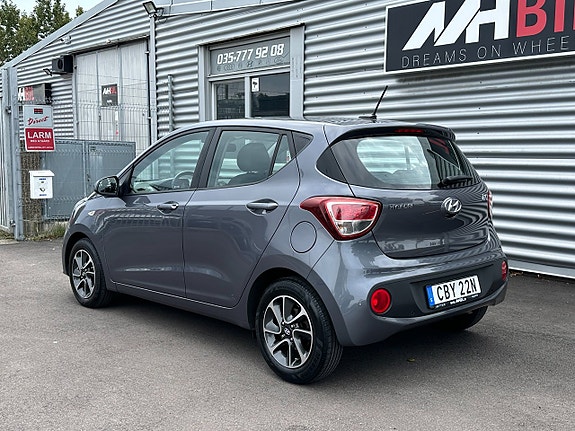 Hyundai i10 3 of 26