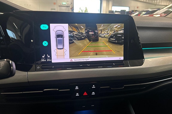Volkswagen Golf Alltrack 18 of 25
