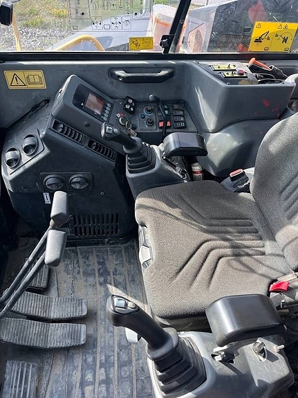 Yanmar Vio 80-1A 17 of 24