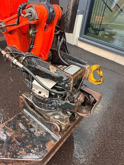 Kubota U 27-4 6 of 16