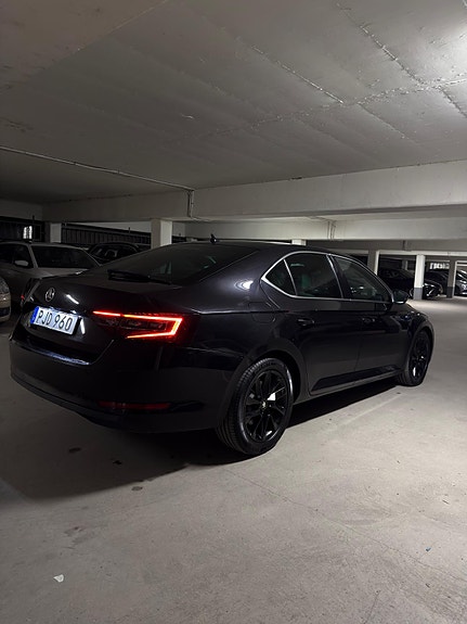 Skoda Superb 2 of 25