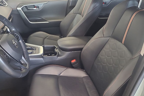 Toyota RAV4 21 of 25