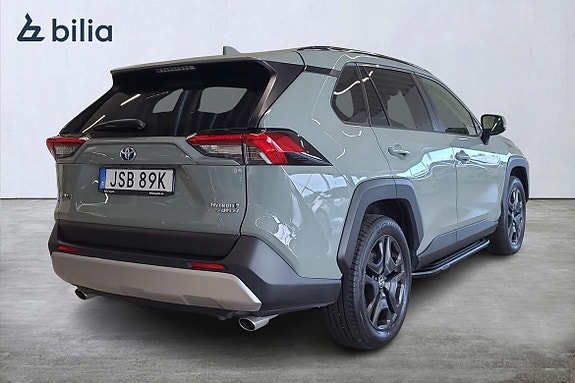Toyota RAV4 8 of 25