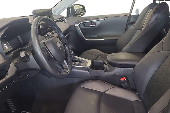 Toyota RAV4 12 of 25