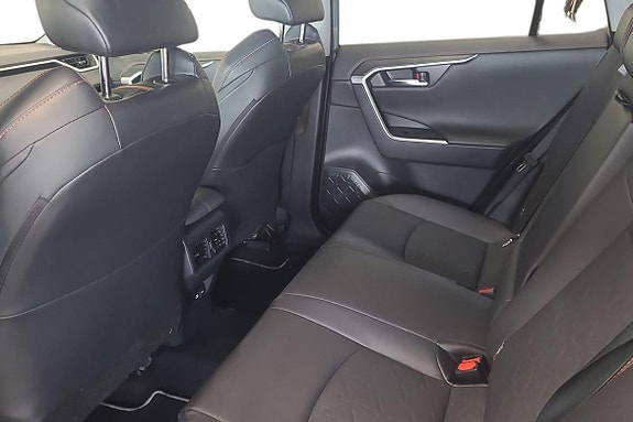 Toyota RAV4 22 of 25