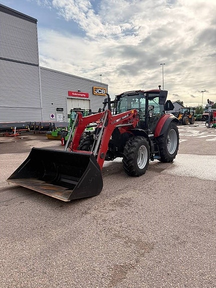 Case IH Farmall 85C 2 of 18