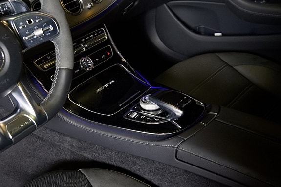 Mercedes-Benz AMG GT Roadster 18 of 25