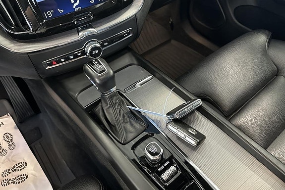 Volvo XC60 12 of 14
