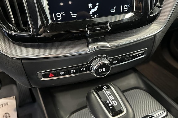 Volvo XC60 13 of 14