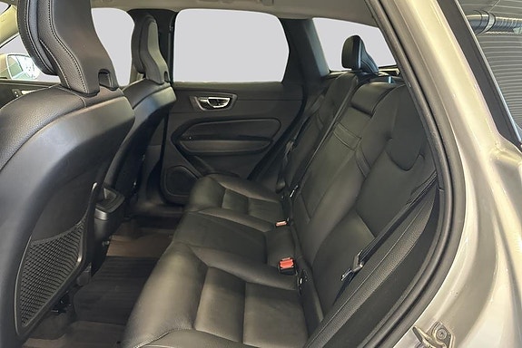 Volvo XC60 9 of 14