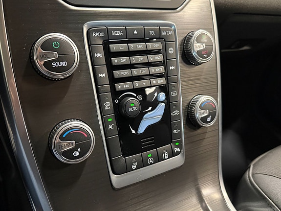 Volvo XC70 14 of 20