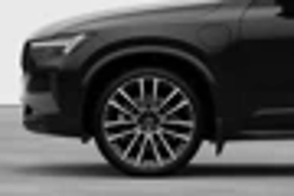 Volvo XC90 2 of 14
