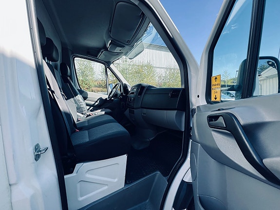 Volkswagen Crafter 8 of 17