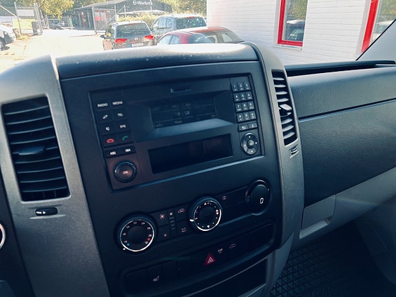Volkswagen Crafter 11 of 17