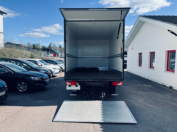 Volkswagen Crafter 17 of 17