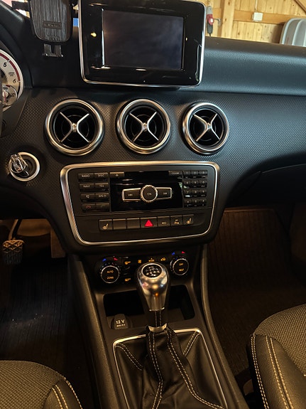 Mercedes-Benz A180 8 of 11