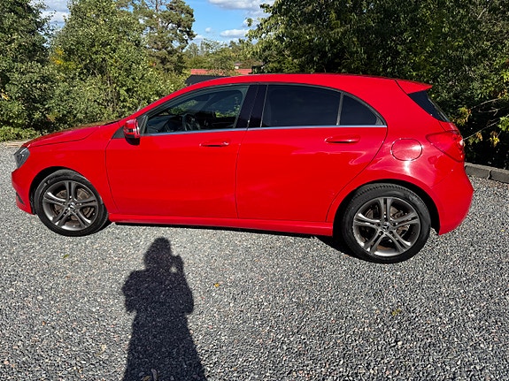 Mercedes-Benz A180 2 of 11