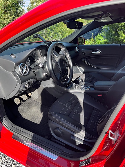 Mercedes-Benz A180 5 of 11