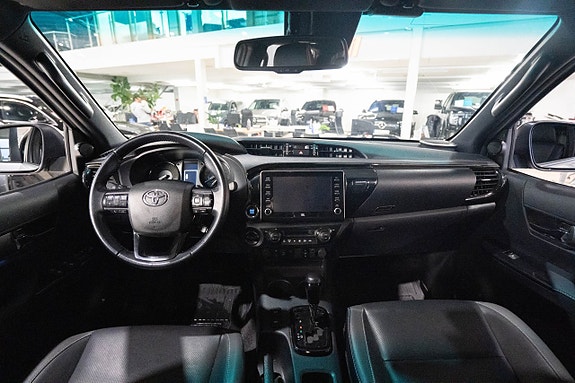 Toyota HiLux 12 of 25