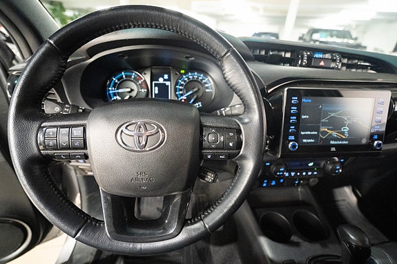 Toyota HiLux 20 of 25