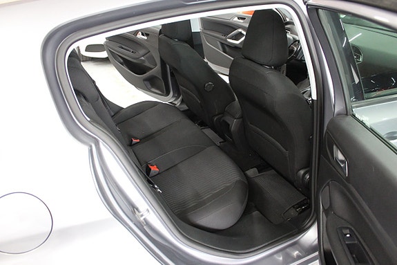 Peugeot 308 12 of 19