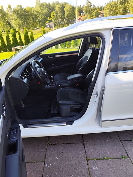 Skoda Superb 7 of 27