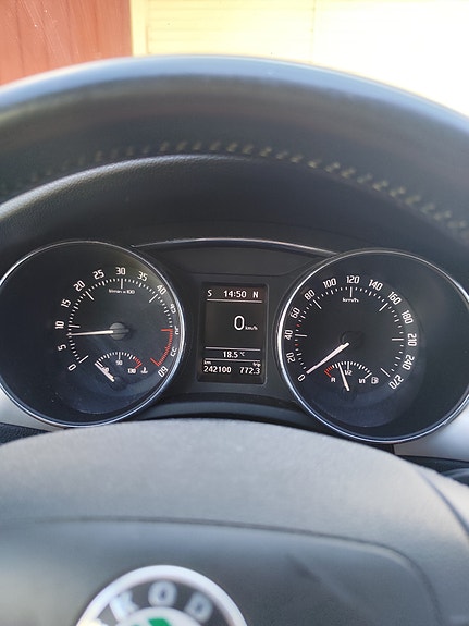 Skoda Superb 15 of 27