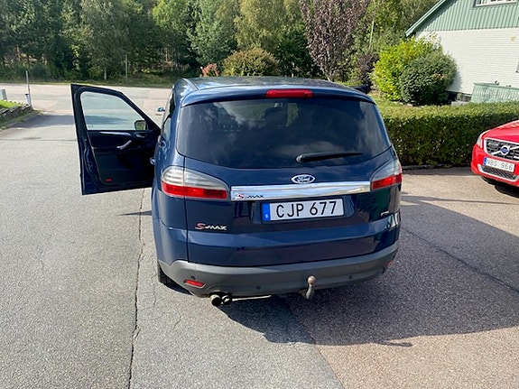 Ford S-MAX 4 of 6