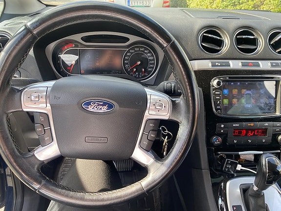 Ford S-MAX 2 of 6