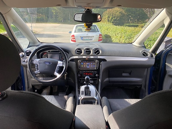 Ford S-MAX 3 of 6