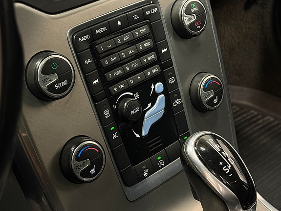 Volvo V70 25 of 30