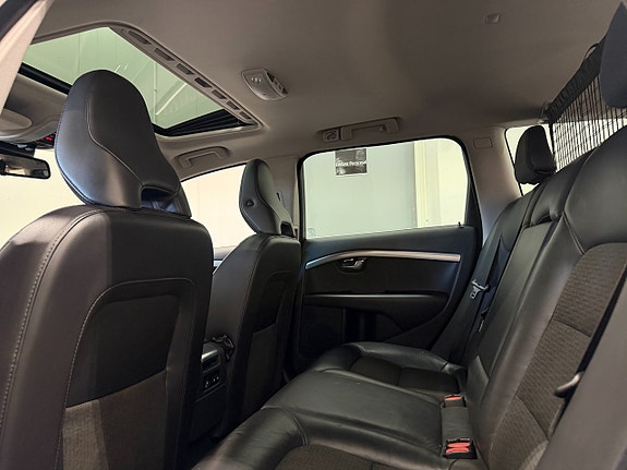 Volvo V70 17 of 30