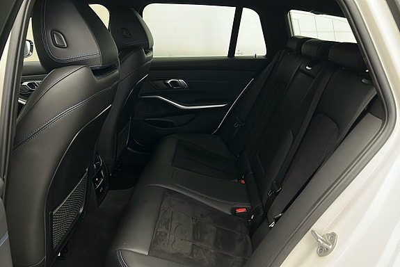 BMW 330e 13 of 24