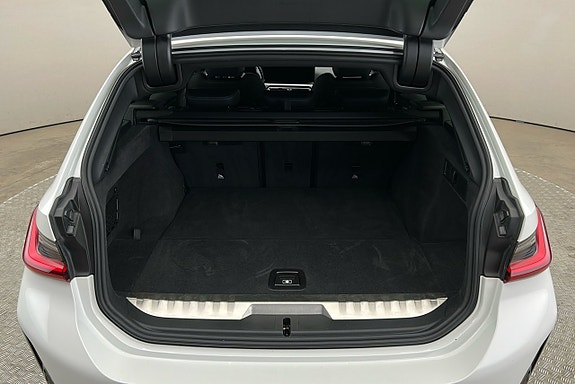 BMW 330e 14 of 24