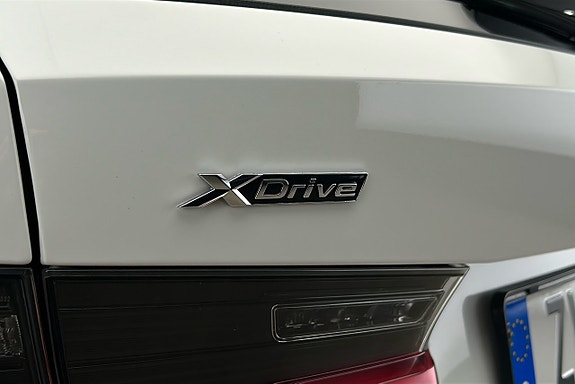 BMW 330e 24 of 24