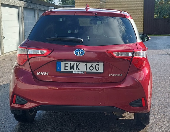Toyota Yaris 4 of 6