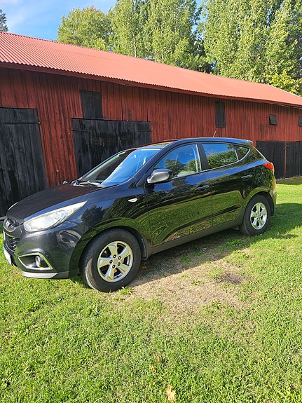 Hyundai ix35 2 of 8