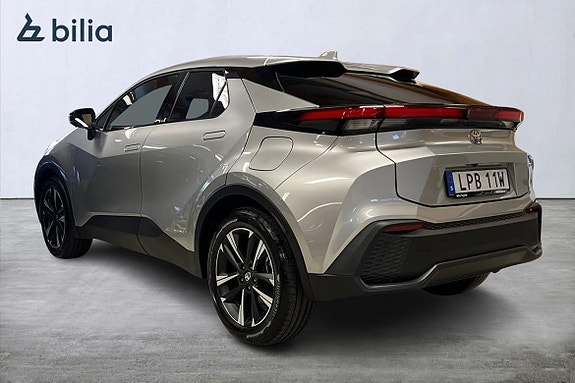Toyota C-HR 2 of 21