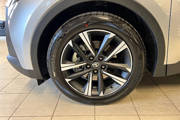 Toyota C-HR 17 of 21