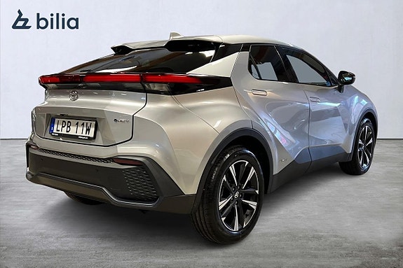 Toyota C-HR 19 of 21