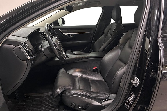 Volvo V90 Cross Country 13 of 30