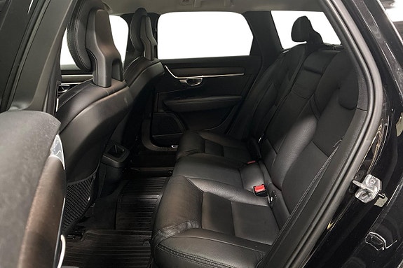 Volvo V90 Cross Country 14 of 30