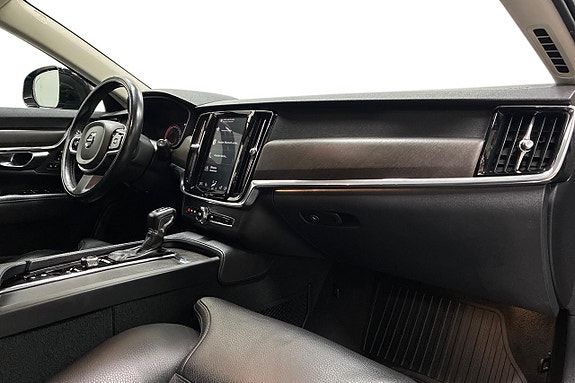 Volvo V90 Cross Country 15 of 30