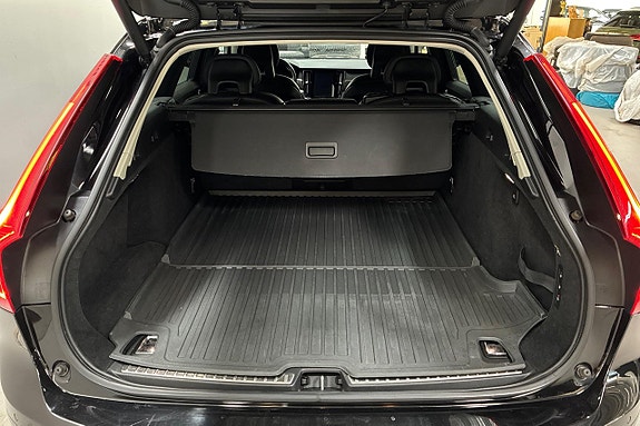 Volvo V90 Cross Country 11 of 30