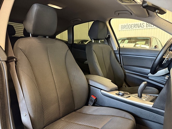 BMW 320d 10 of 14