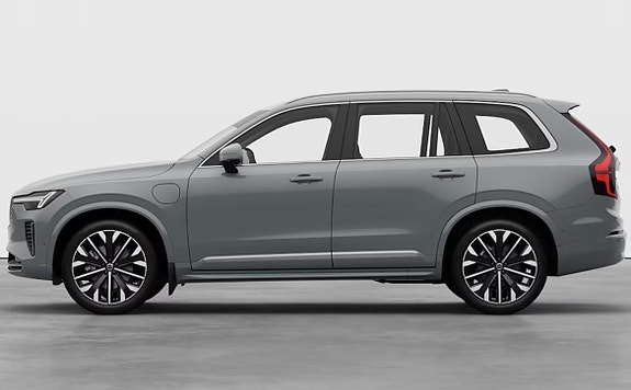 Volvo XC90 2 of 19
