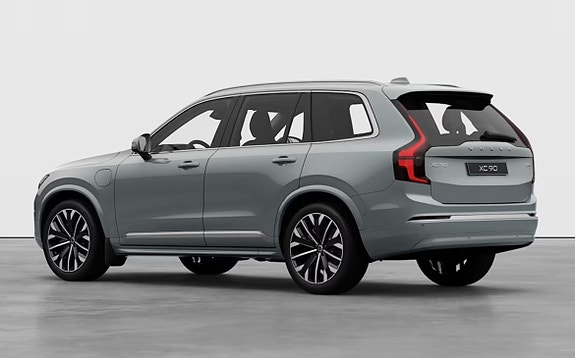 Volvo XC90 3 of 19