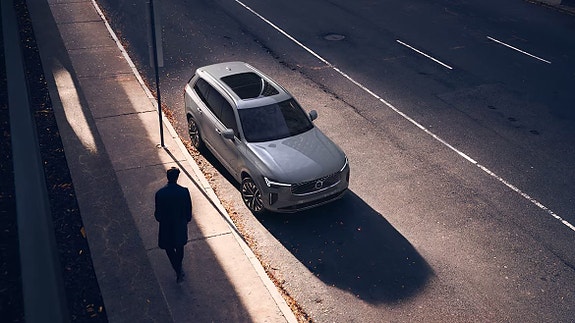 Volvo XC90 10 of 19